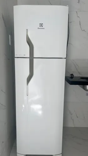 Geladeira Electrolux DF35A Frostfree