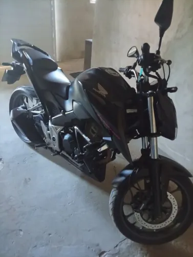 Twister 300f com já com protetor de carenagem original