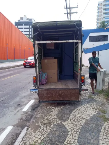 Faço carreto e pequenas mudanças.