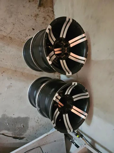 Vendo rodas e pneus troller