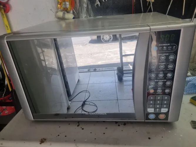 Microondas e Grill Eletrolux
