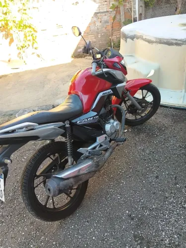 Vendo ou troco cg 160 2020 por moto maior  na troca considera a fip 