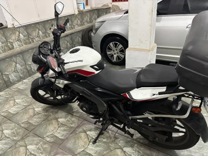 Dominar D200 perfeito estado