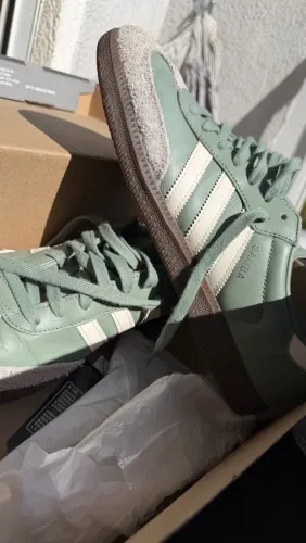 Tênis adidas