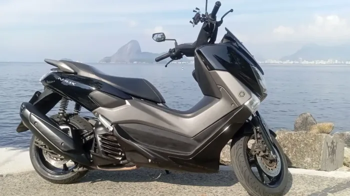 Vendo Nmax muito nova 2020