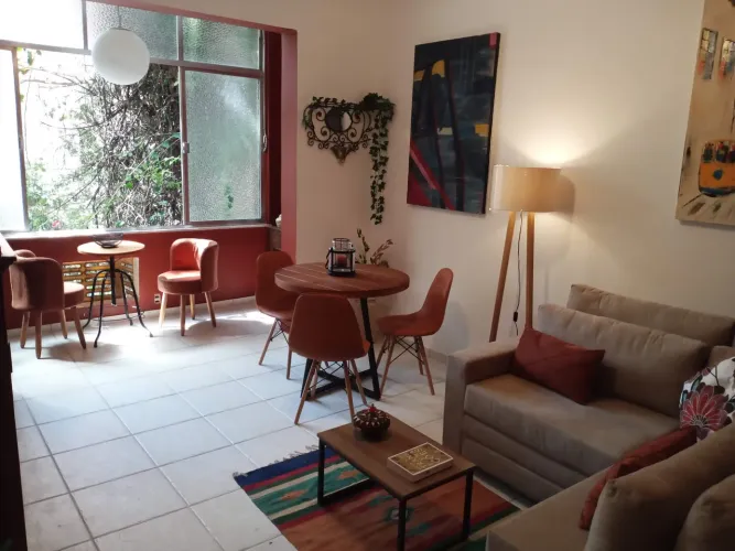 Lindo quarto e sala mobiliado e equipado no Bairro Peixoto 5 min metrô e 10 da praia