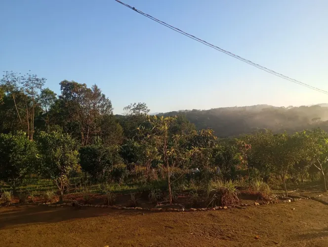 Troco Por casa ou chácara menor em antonina ou Morretes. 