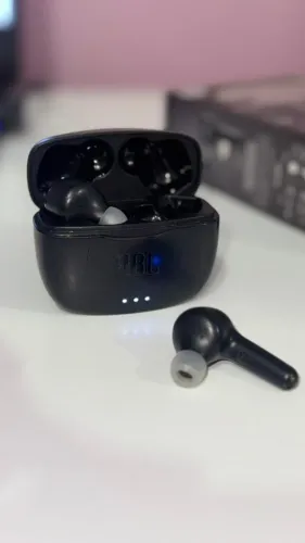 Fone Bluetooth JBL Tune 215TWS - Som potente + ótima bateria