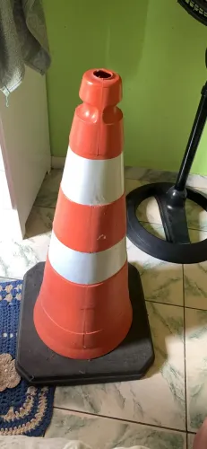 Vendo cone semi-novo