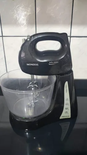 Batedeira Mondial Premium Bella Massa.