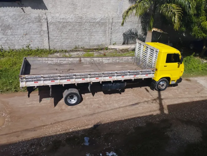 Vende -se carroceria pra caminhão 3/4