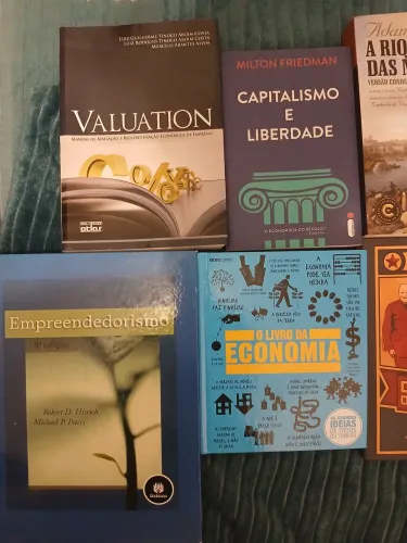 Livros de economia