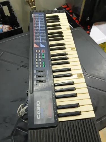 Teclado casio pra reparo..