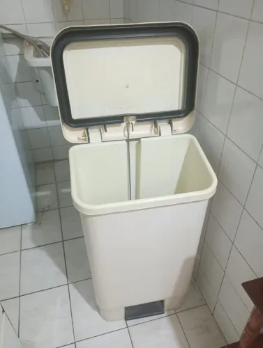 Lixeira Grande 100L