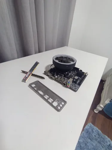 Kit i5 3570S + 16GB DDR3 + Placa-mãe Mini-ITX + Cooler
