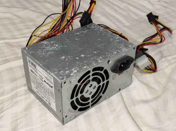 Fonte Bluecase BLU230-E ATX 230W para PC