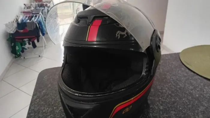 Capacete Fechado Pro Tork Evolution 788 G7 Akira Brilhante.