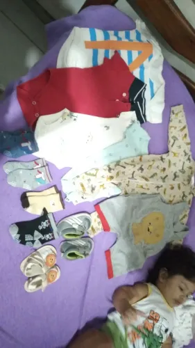 lote de roupas para bebê