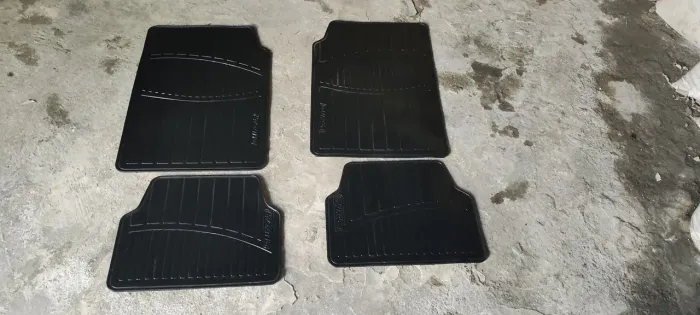 Tapete Universal de Borracha Luxcar