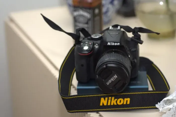 Câmera Nikon D5300 com lente do KIT e Bolsa para Transporte