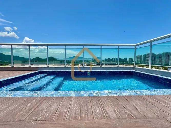 Cobertura duplex à venda no Recreio dos Bandeirantes, sol da manhã e excelente distribuiçã
