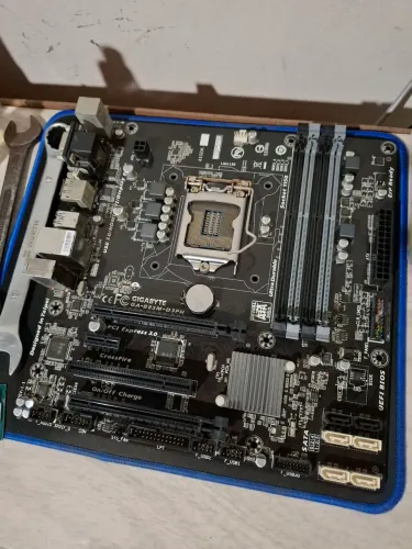 Placa mãe B85M lga 1150 com defeito 