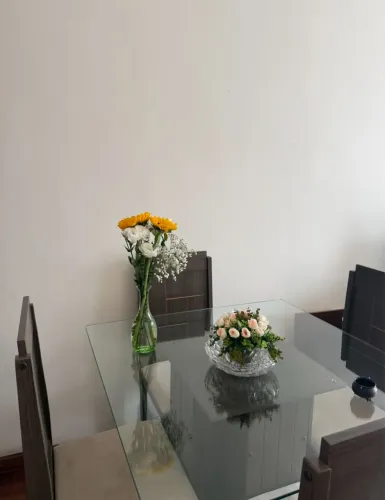 Mesa 4 cadeiras muito nova