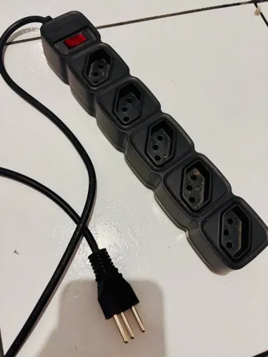 Filtro de Linha com 5 tomadas INTELBRAS