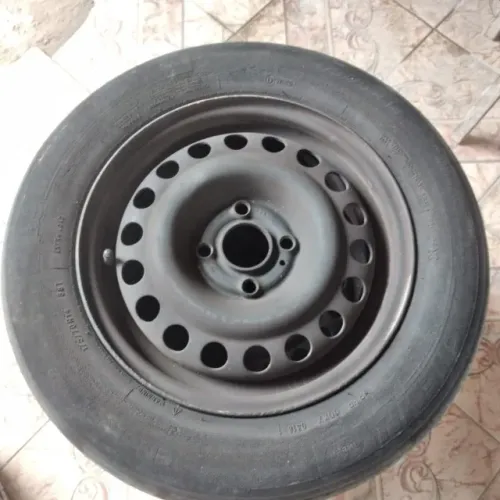 Rodas de ferro: aro 14, furação 4x100, cubo 56,6mm