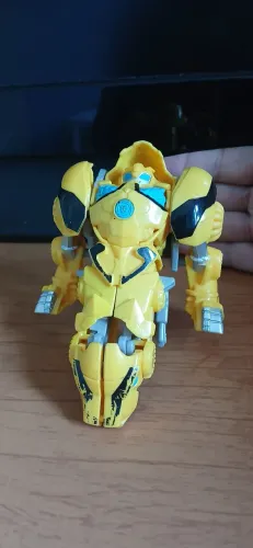 Brinquedo transformes bumblebee