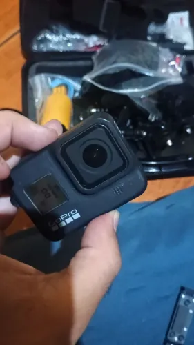 Gopro 8 + duas maleta de acessórios 