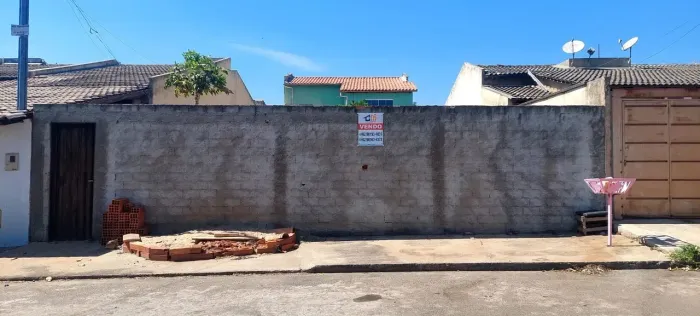 Lote Murado e Plano à Venda Jardim das Rosas