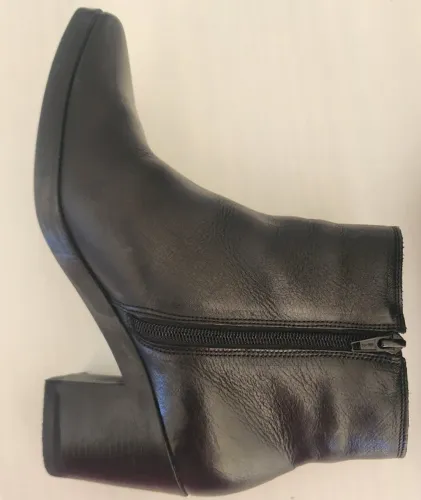 Bota de Couro robusta Italiana Belíssima, tamanho 37