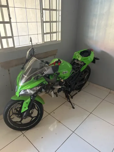 Kawasaki ninja 300