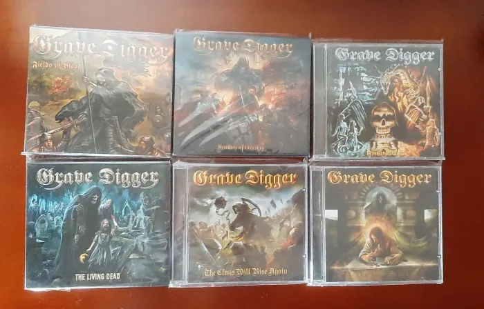 Lote com 14 CDs Grave Digger