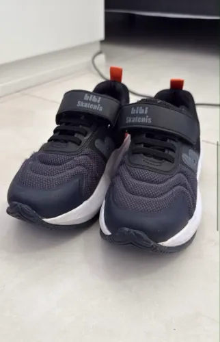 Tenis Bibi com rodinhas 