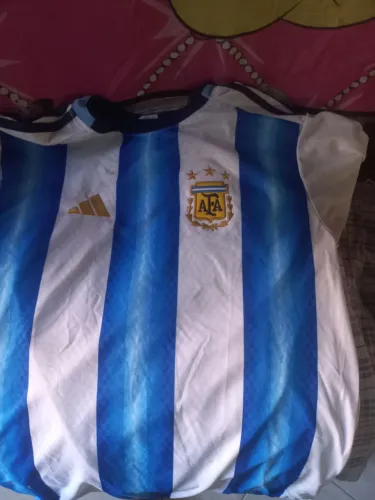 VENDO ESSA BLUSA DA ARGENTINA !!