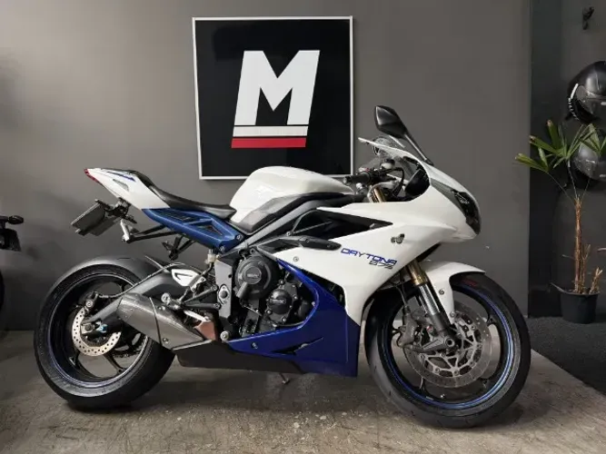 TRIUMPH DAYTONA 675 ABS 2014 - IMPECÁVEL - PNEUS NOVOS