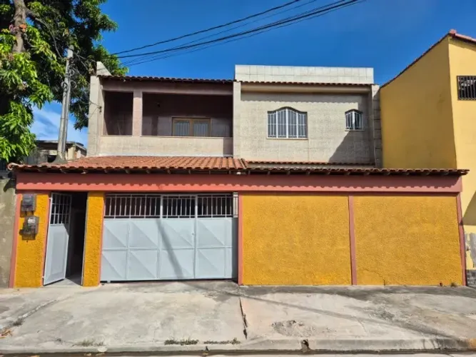 Casa grande no Bairro Kennedy próximo a rua F em Nova Iguaçu