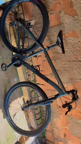 Bike aro 29 800 reais possui uns mínimos detalhes