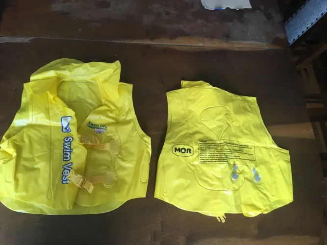 Colete para piscina