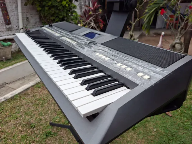 TECLADO YAMAHA PSR-S670 / PEDESTAL ASK PMD3