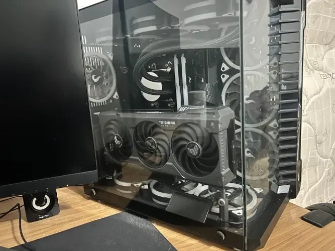 PC Gamer Premium | Ryzen 7 5800X | RX 7800 XT 16GB | 32GB RAM | SSD NVMe 1TB + HD 1TB