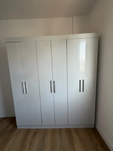 Guarda roupa 6 portas - Usado