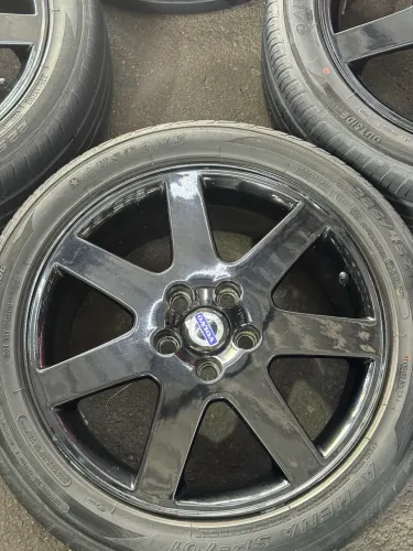 Rodas Volvo aro 17 furacão 5x108