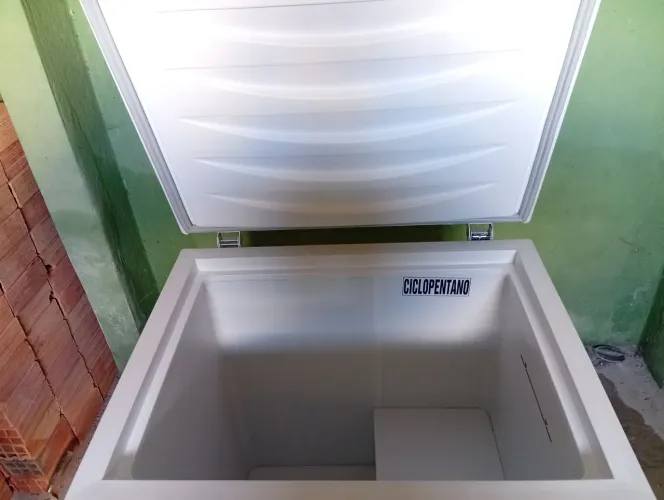 Freezer gelopar semi novo uma tampa