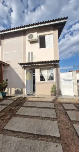 Casa em condomínio fechado, com churrasqueira no bairro Canudos em Novo Hamburgo, RS