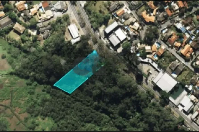 Terreno à Venda ou para Alugar com 2.200m² em Interlagos, São Paulo/SP.