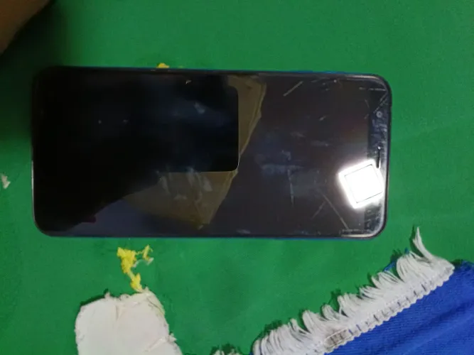 Celular J4