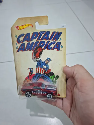 '70 Ford Mustang Mach 1 - Série Temática Hot Wheels Capitão América. 